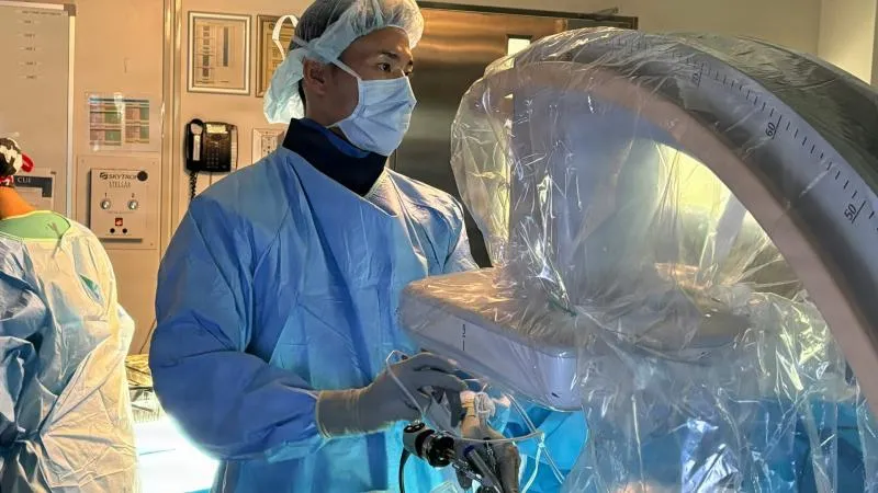 Chirurgie du rachis mini-invasive - Chirurgie du rachis par trou de serrure
