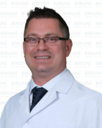 Dr Ümit Selçuk